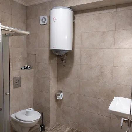 Sapphire Apartment *